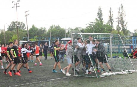 Közel ötven csapat és több száz fiatal vett részt a Diáktanács Sportnapján